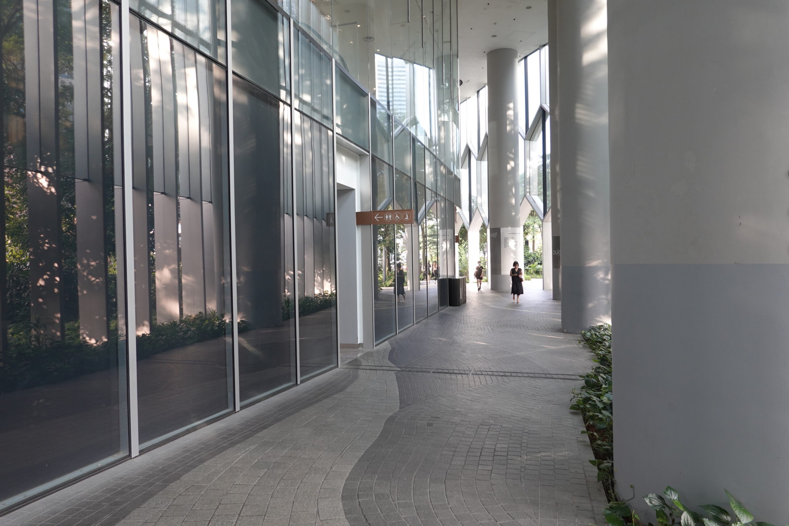 Keep walking straight. You will reach a traffic junction along Beach Road.